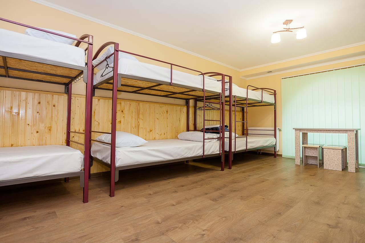 Tsentralnyi Hostel Iwano-Frankiwsk Zimmer foto